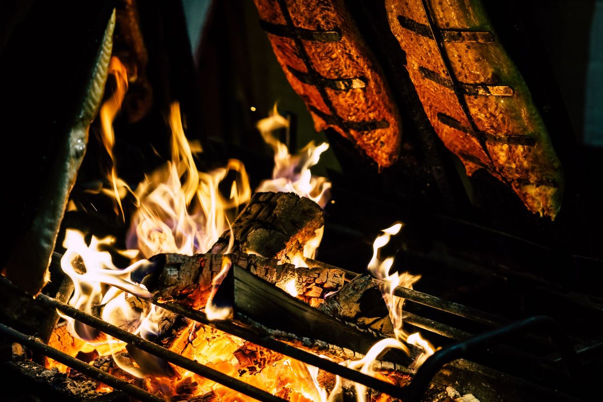 夜のおまかせの焼物、鮎の塩焼きと蓼酢